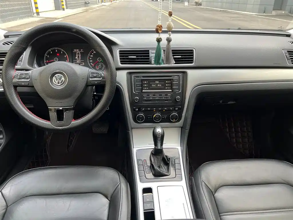 Volkswagen Passat 2015 — фото 8