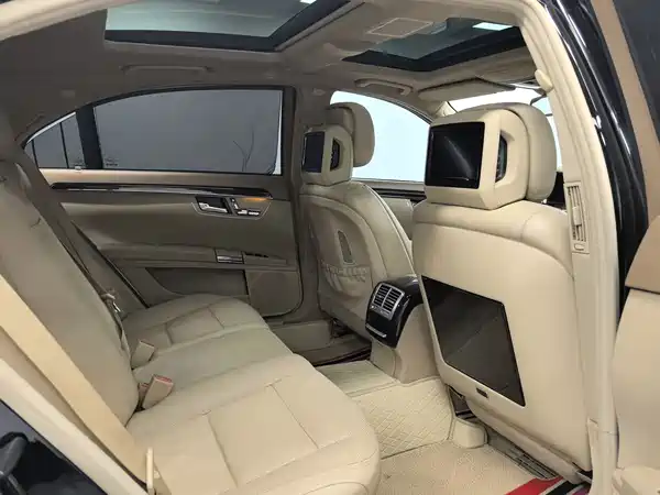 Mercedes-Benz S-Class 2012