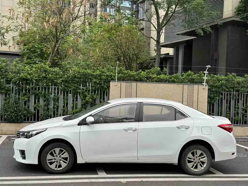 Toyota Corolla 2016 — фото 2