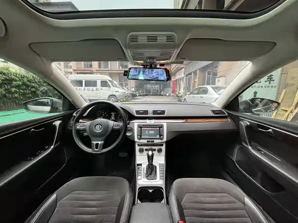 Volkswagen Magotan 2013