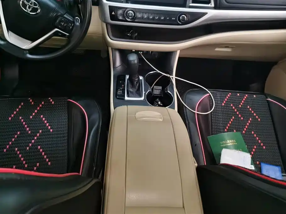 Toyota Highlander 2018 — фото 16