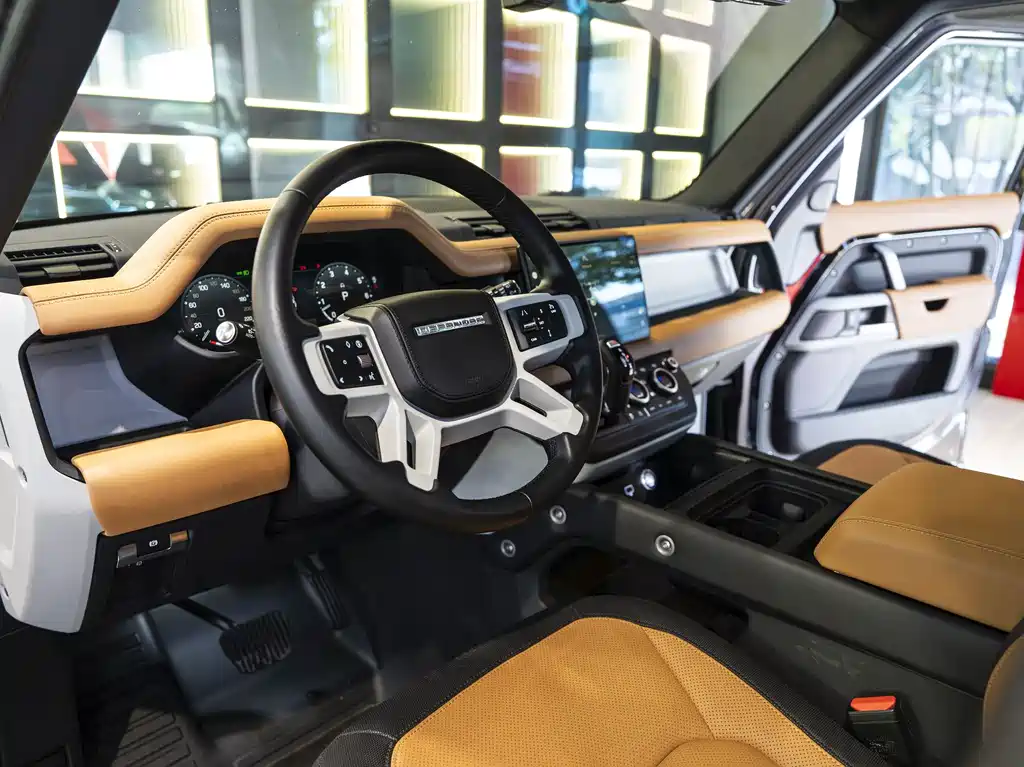 Land Rover Defender 2024 — фото 14