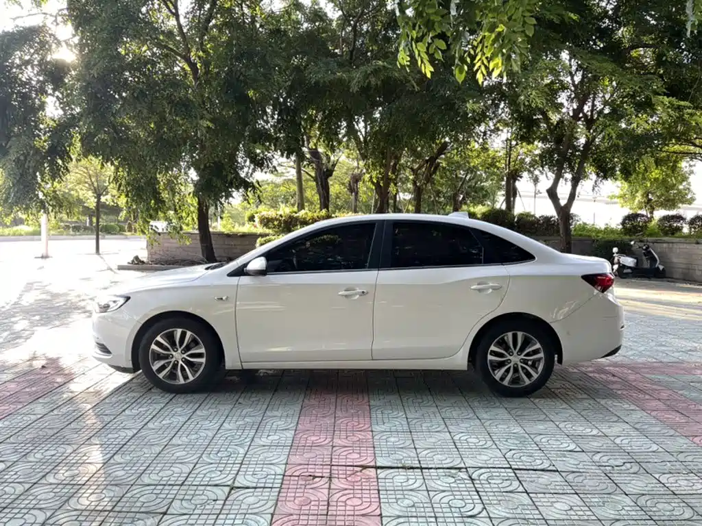 Buick Excelle 2018 — фото 13