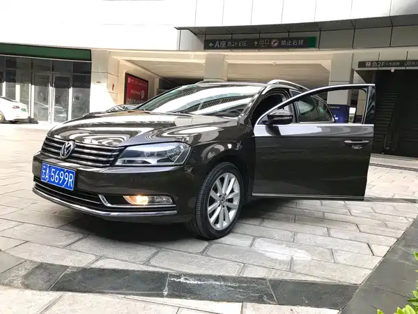 Volkswagen Magotan 2012