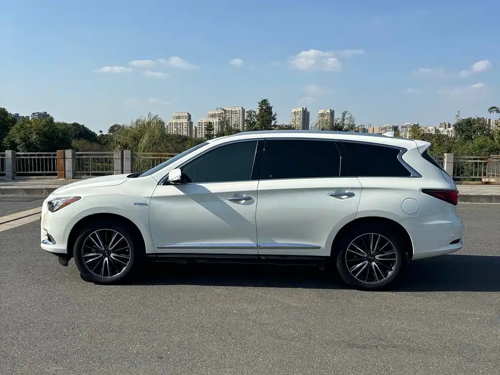 Infiniti QX60 2018 — фото 20
