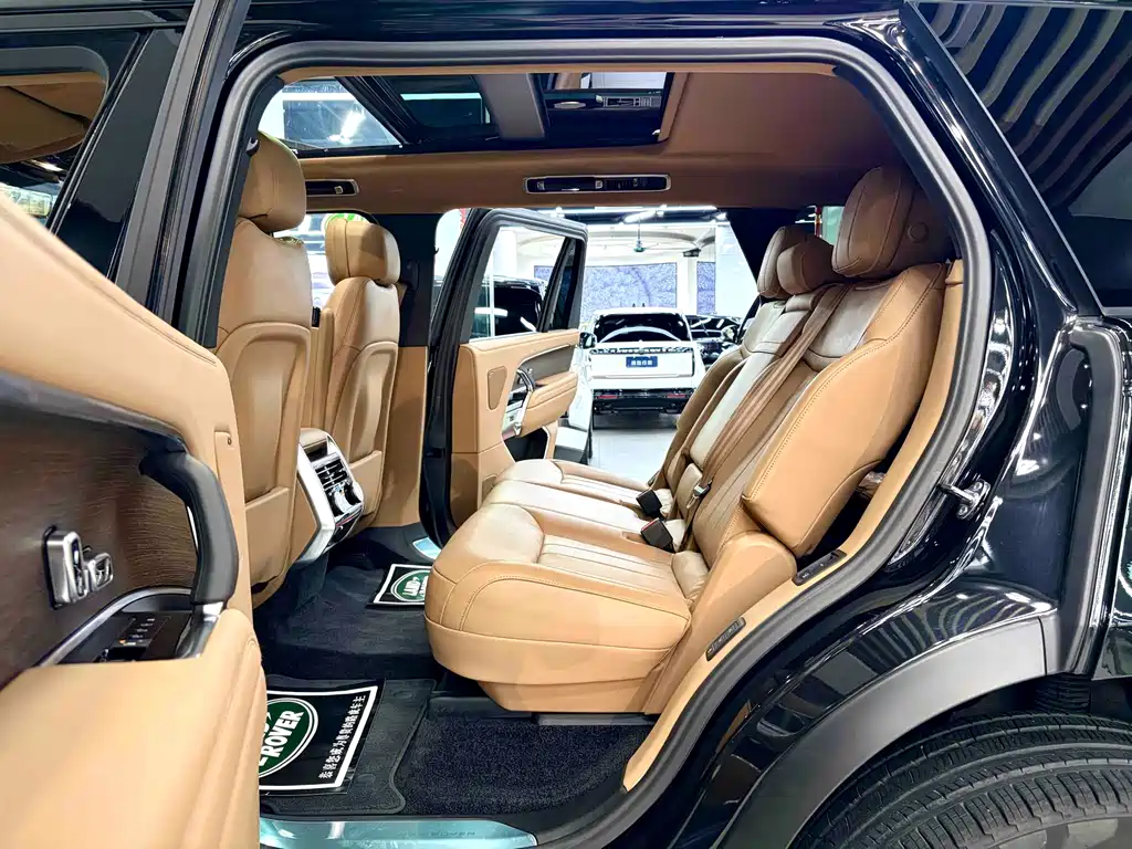 Land Rover Range Rover 2024 — фото 15