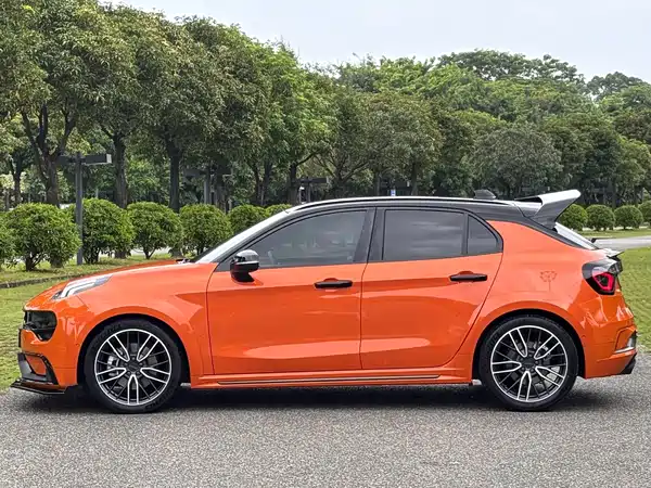 Lynk & Co 02 Hatchback 2021