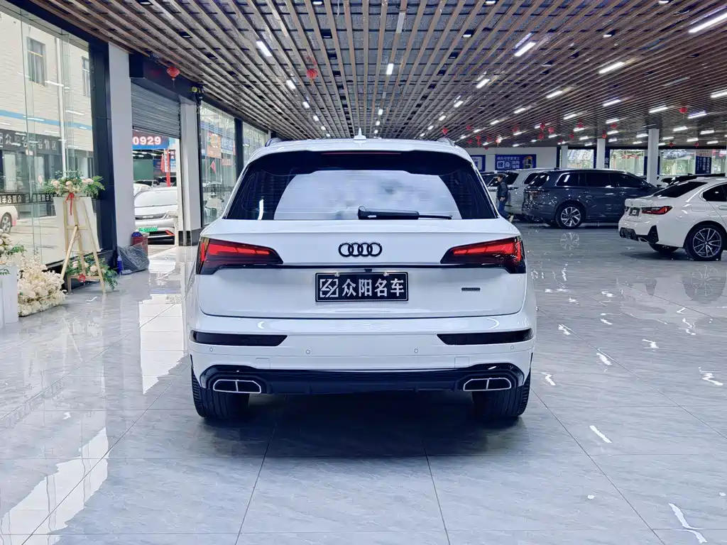 Audi Q5L 2023 — фото 15