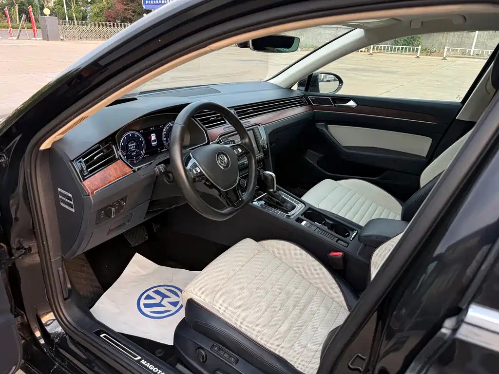 Volkswagen Magotan 2016