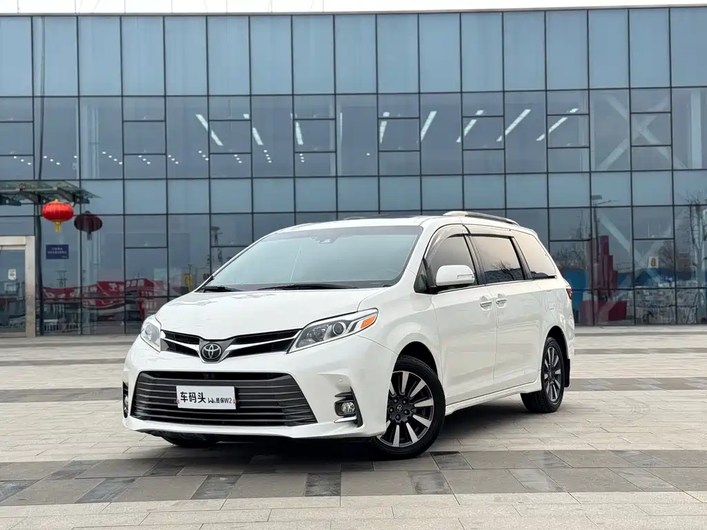 Toyota Sienna 2020 — фото 1