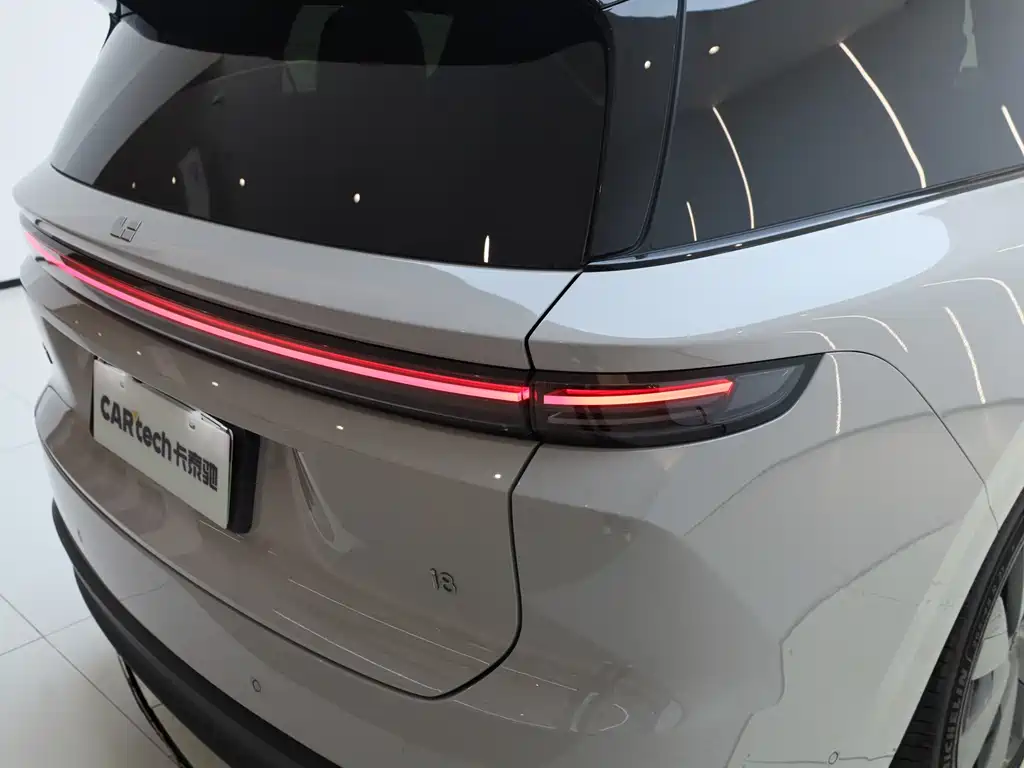 Li Auto i8 2025 — фото 35