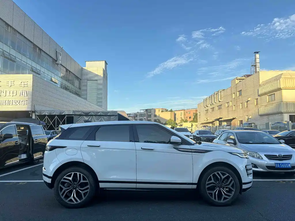 Land Rover Evoque 2020 — фото 17
