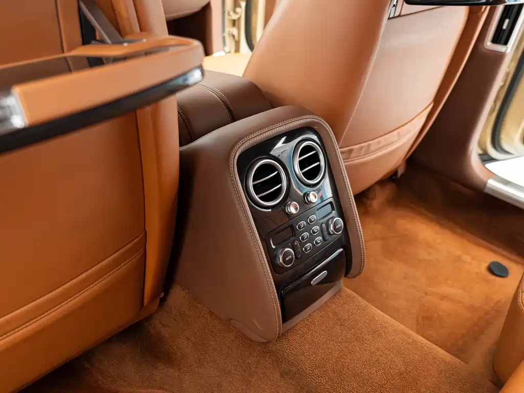 Bentley Flying Spur 2011 — фото 15
