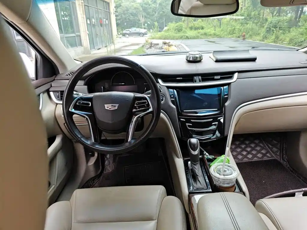 Cadillac XTS 2017 — фото 11