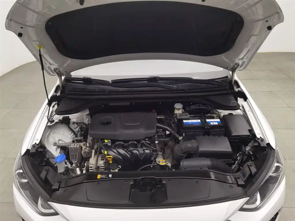 Hyundai Elantra 2018 — фото 6