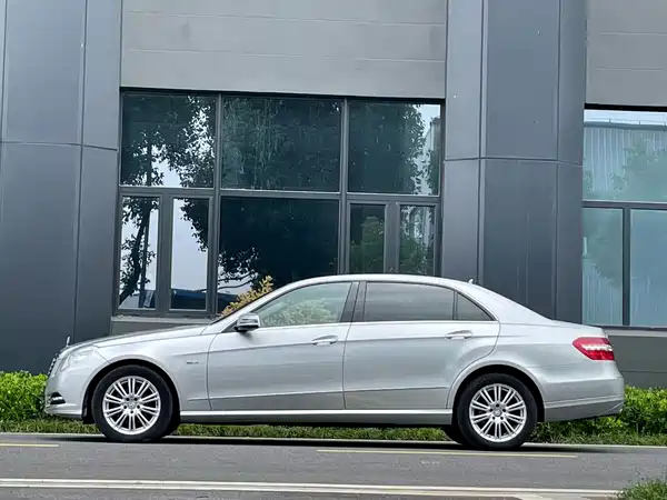 Mercedes-Benz E-Class 2012