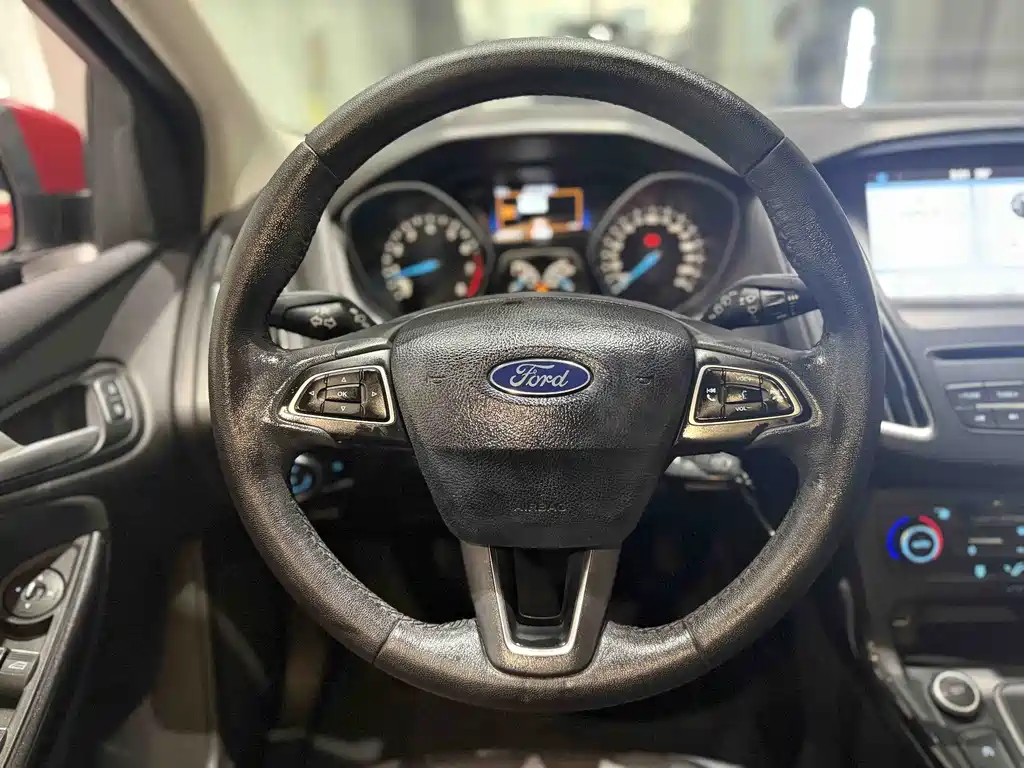 Ford Focus 2019 — фото 5