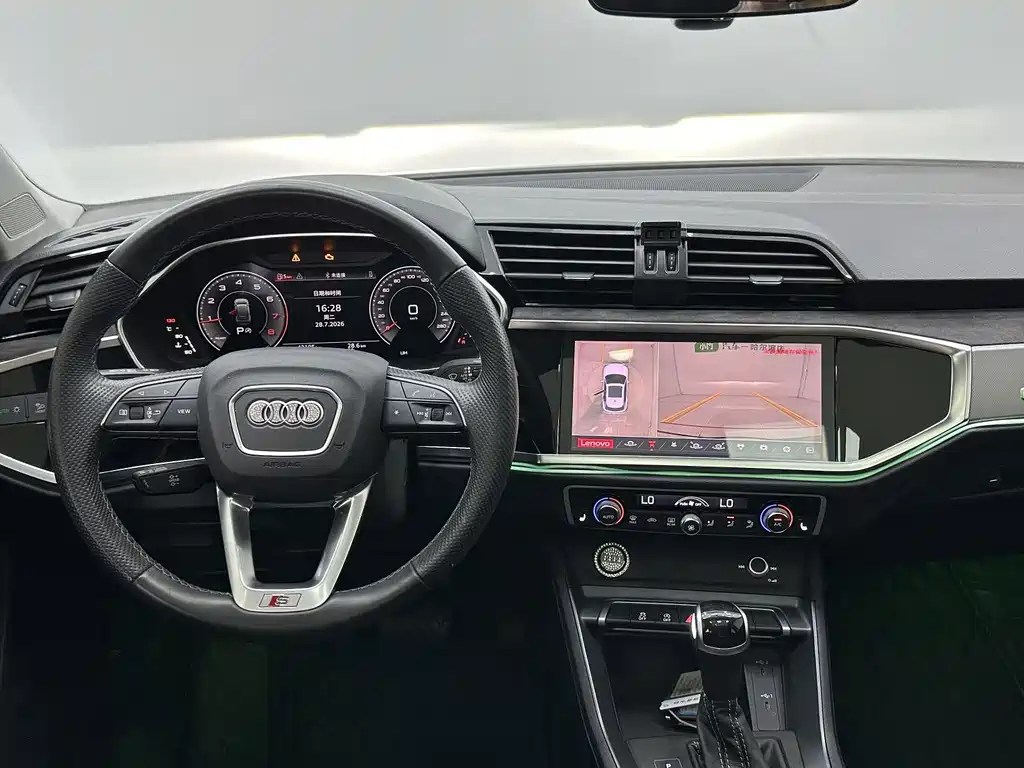 Audi Q3 Sportback 2023 — фото 11
