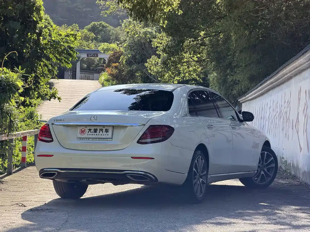 Mercedes-Benz E-Class 2017 — фото 12