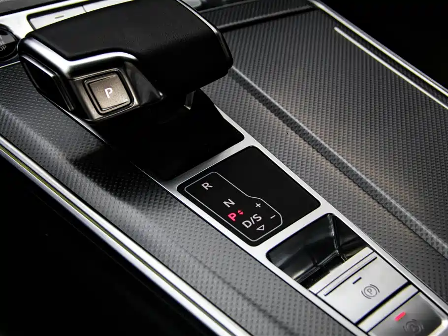 Audi A6L 2025 — фото 21