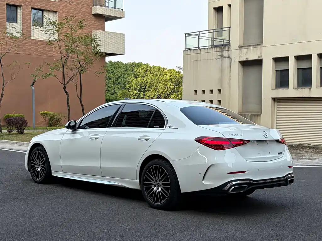 Mercedes-Benz C-Class 2023 — фото 9