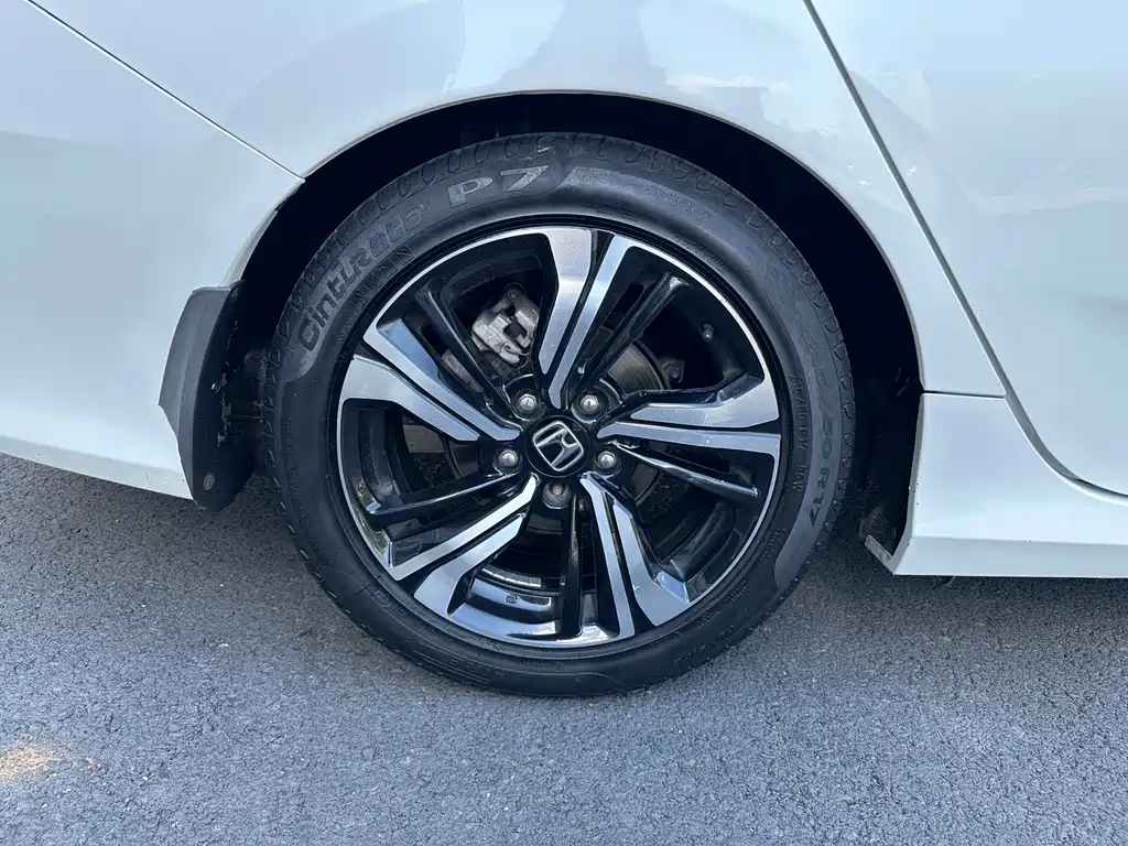 Honda Civic 2018 — фото 14