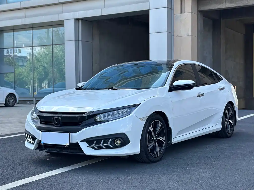 Honda Civic 2018 — фото 1