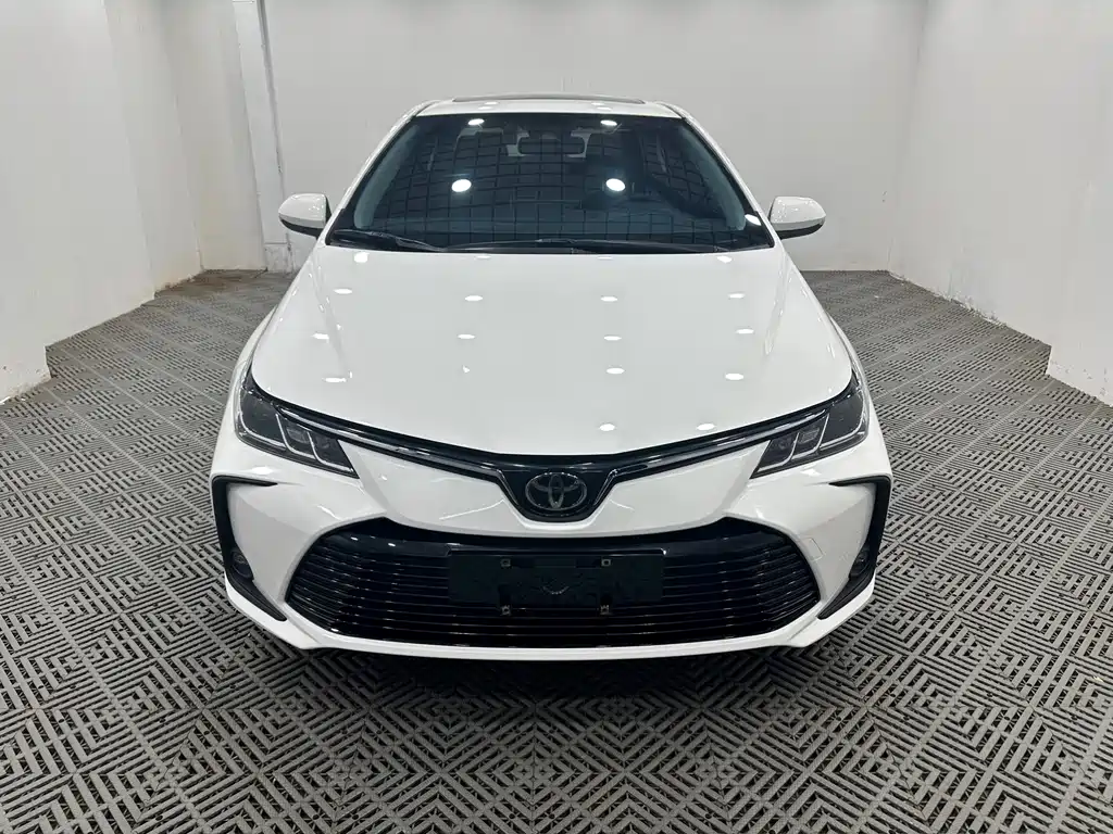 Toyota Corolla 2022 — фото 2