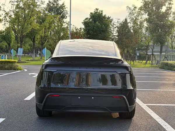 Tesla Model Y 2026
