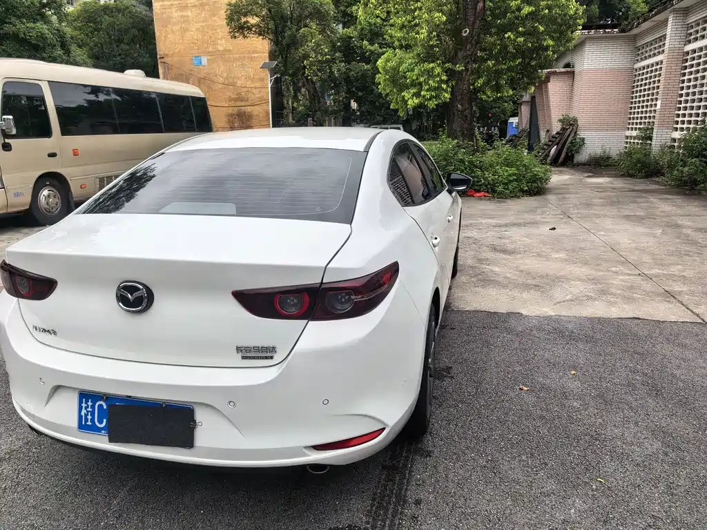 Mazda 3 Axela 2023