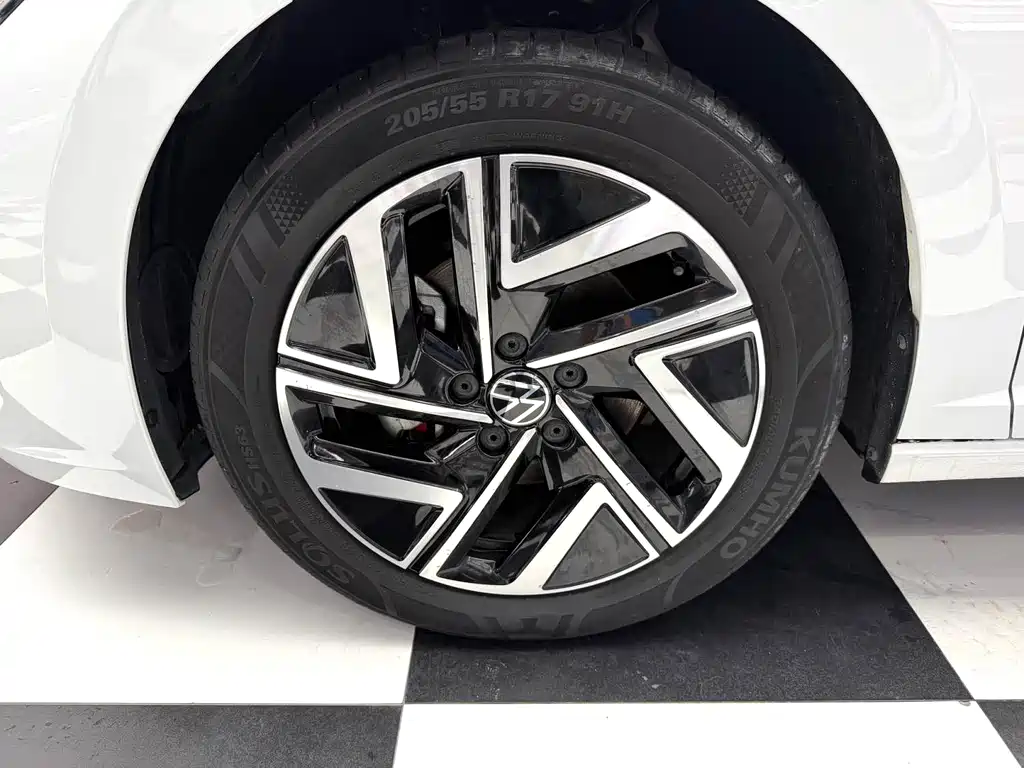 Volkswagen Sagitar 2022