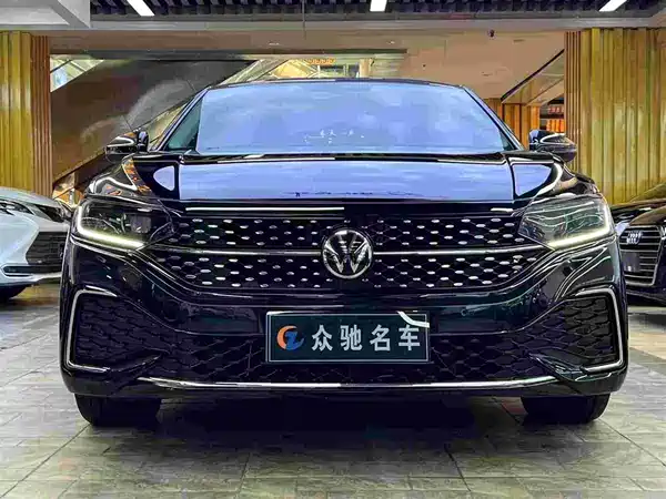 Volkswagen Passat 2024