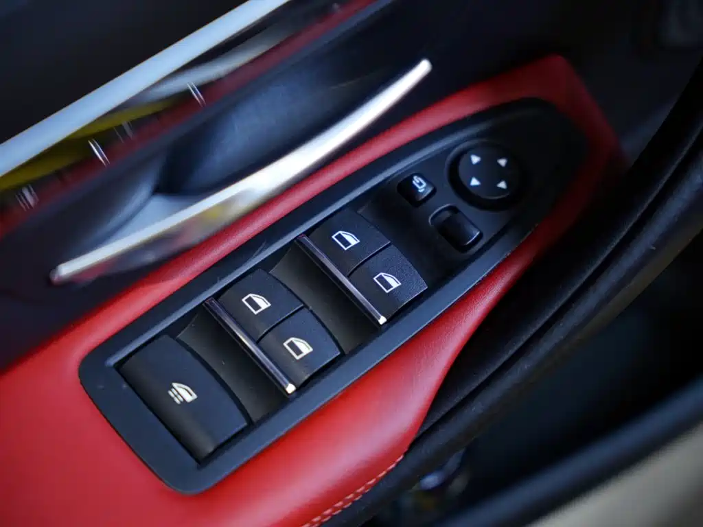 BMW M4 2018 — фото 15