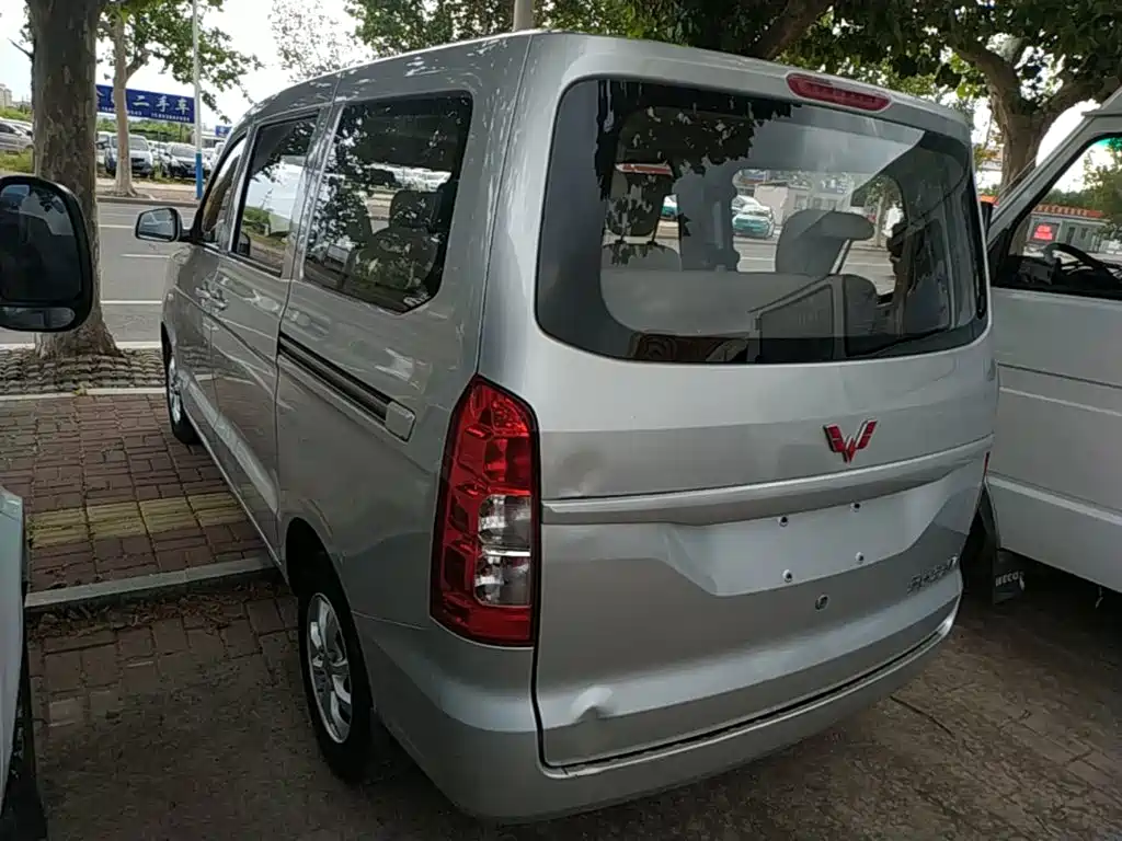 Wuling Hongguang V 2022 — фото 23