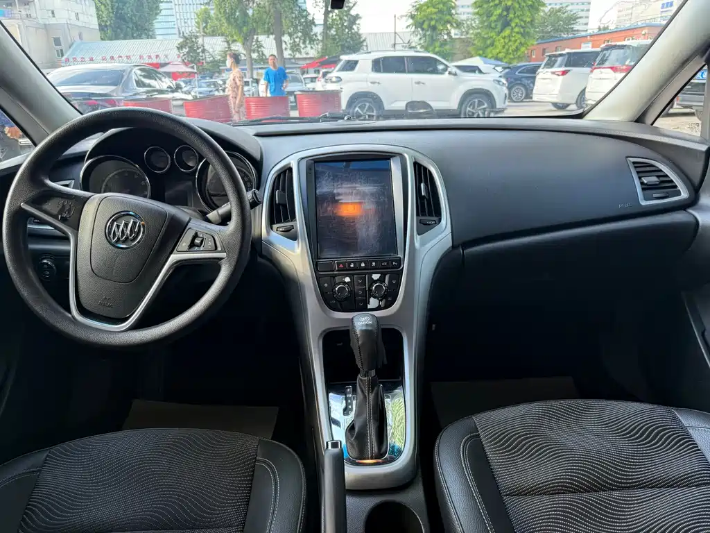Buick Excelle GT 2016 — фото 10