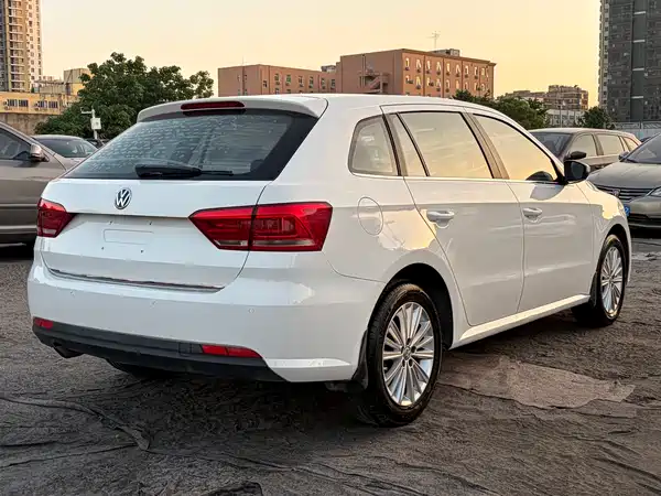 Volkswagen Gran Lavida 2013