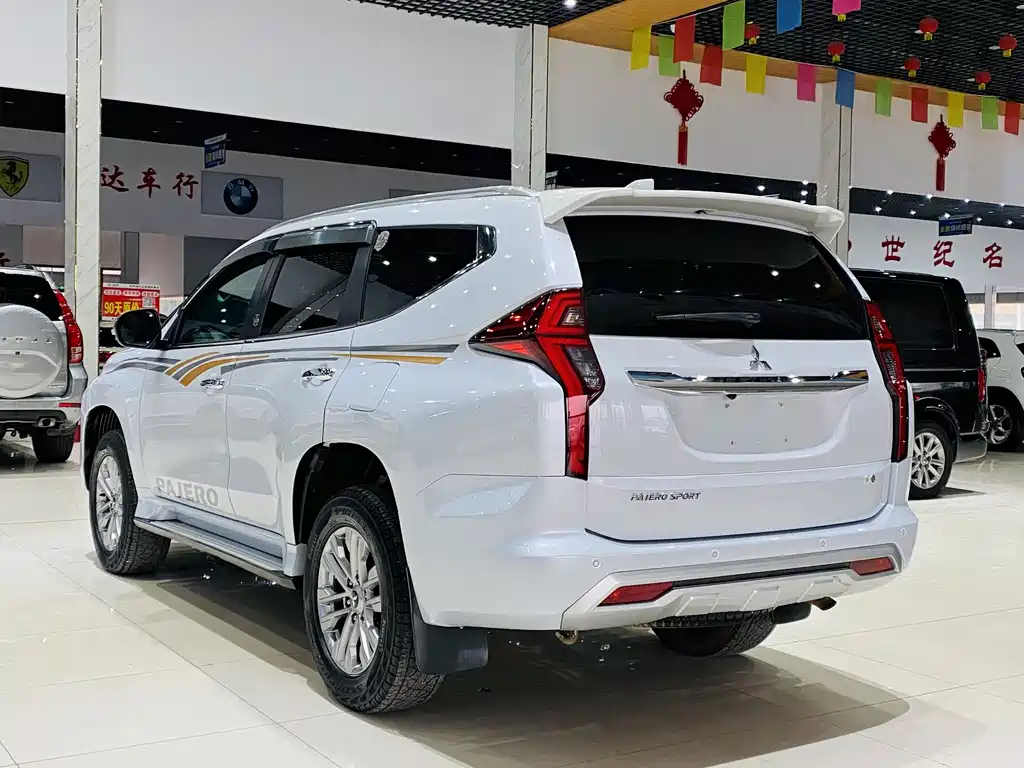 Mitsubishi Pajero Sport 2020 — фото 16