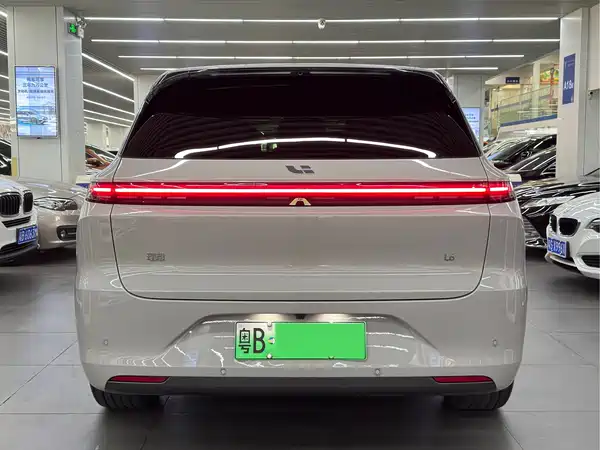 Li Auto L6 2024
