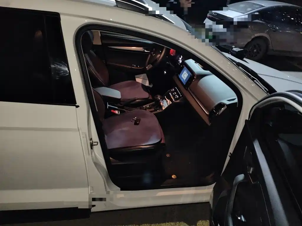 Skoda Karoq 2019 — фото 18