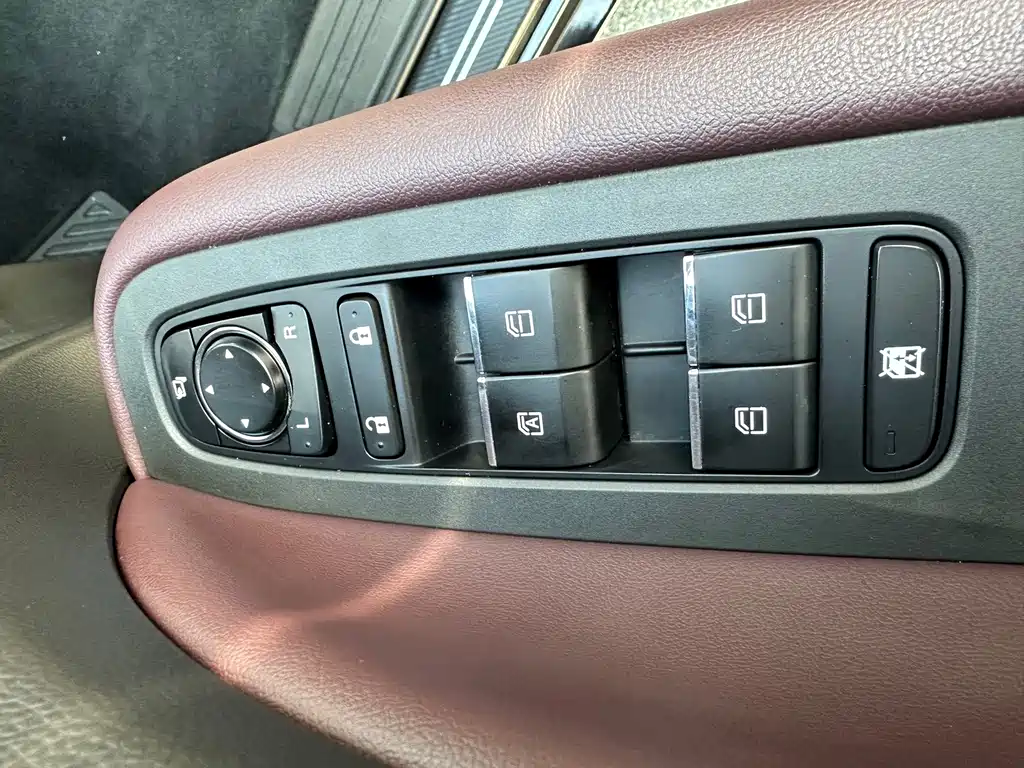 GAC Trumpchi M6 2022 — фото 10