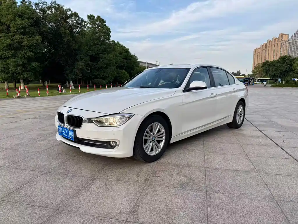 BMW 3 Series 2015 — фото 1