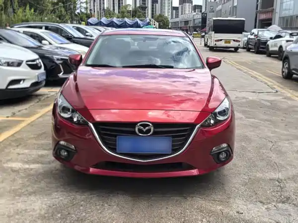 Mazda 3 Axela 2015