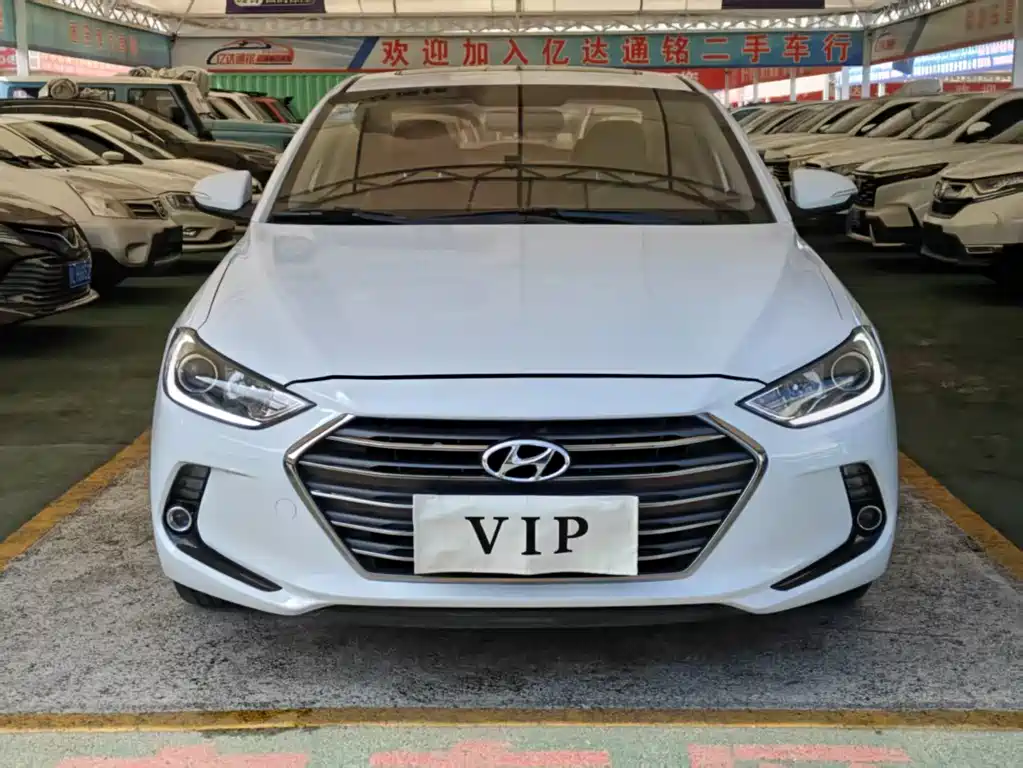 Hyundai Elantra 2018 — фото 2