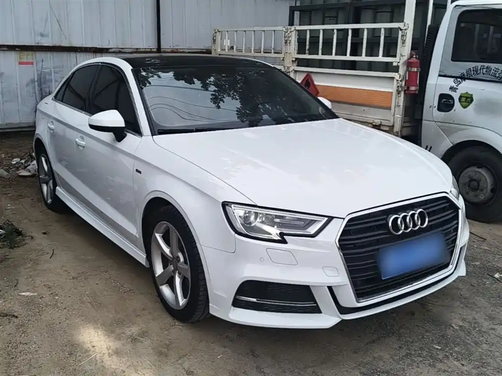 Audi A3 2018 — фото 4
