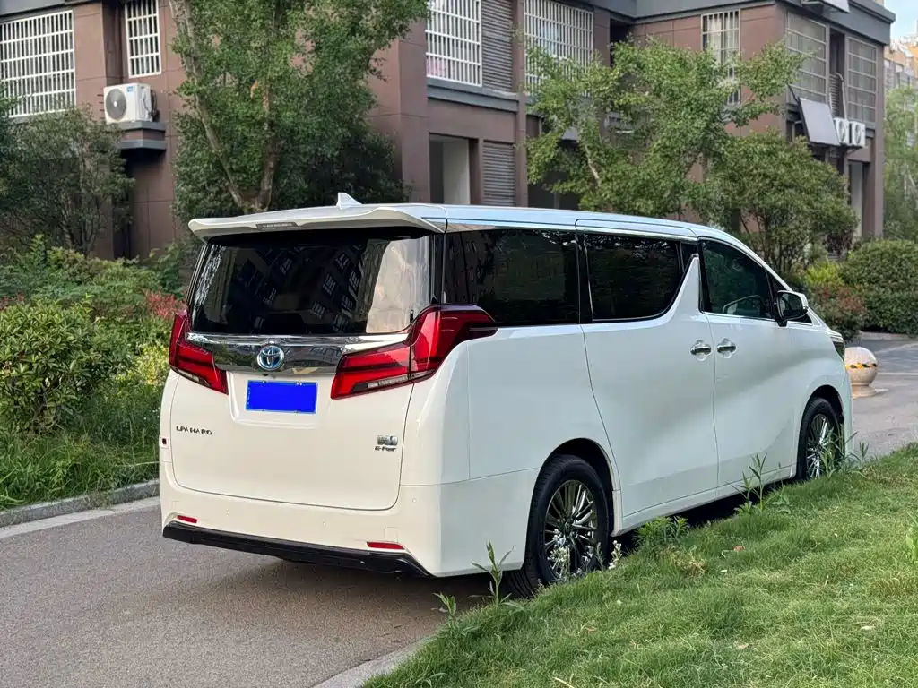 Toyota Alphard 2020 — фото 4