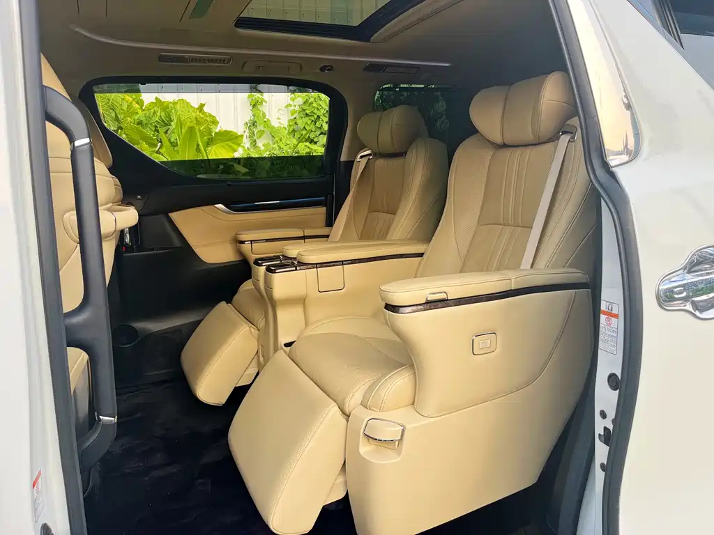 Toyota Alphard 2020 — фото 6