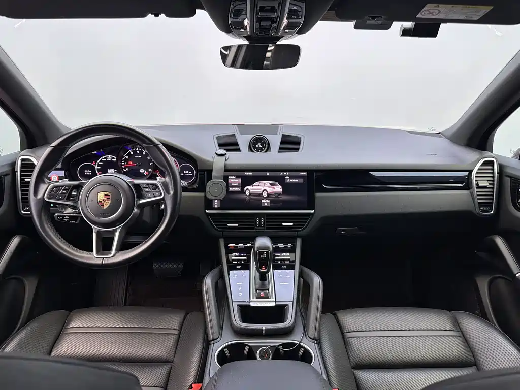 Porsche Cayenne 2019 — фото 12