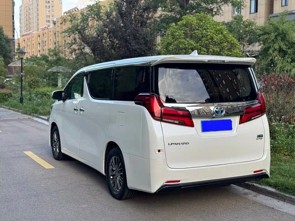 Toyota Alphard 2020 — фото 6