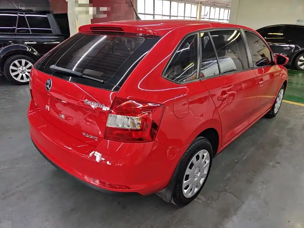 Skoda Rapid Spaceback 2016 — фото 7
