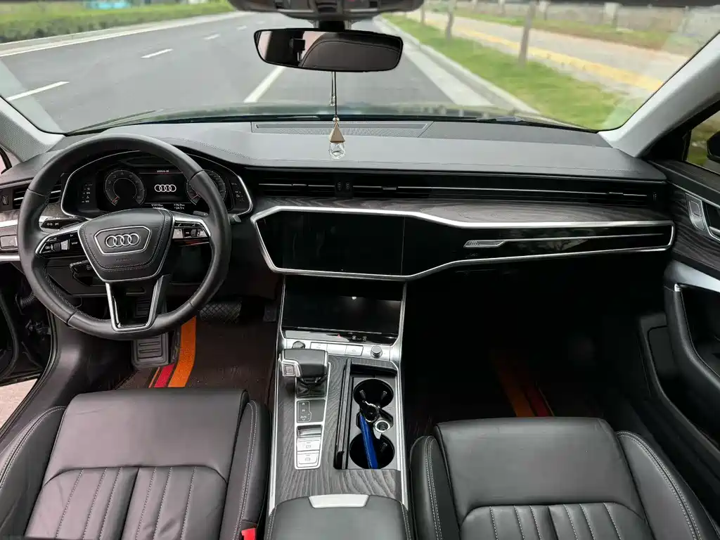 Audi A6L 2023